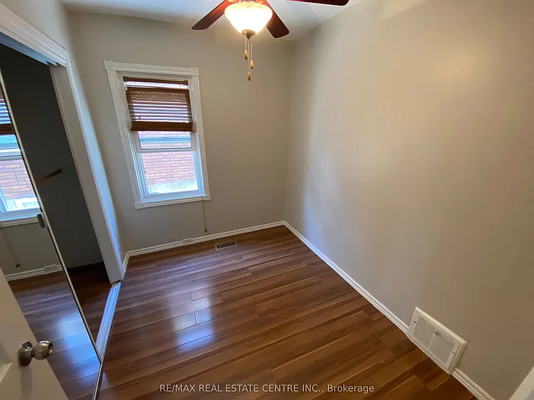 519 Catharine St N #MAIN LEVEL — Photo 12