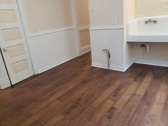 2nd image of 1521 N 38th St #1523L