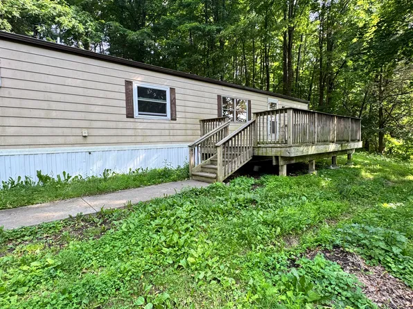 19 Griffin Ln, Hopewell Junction, NY 12533