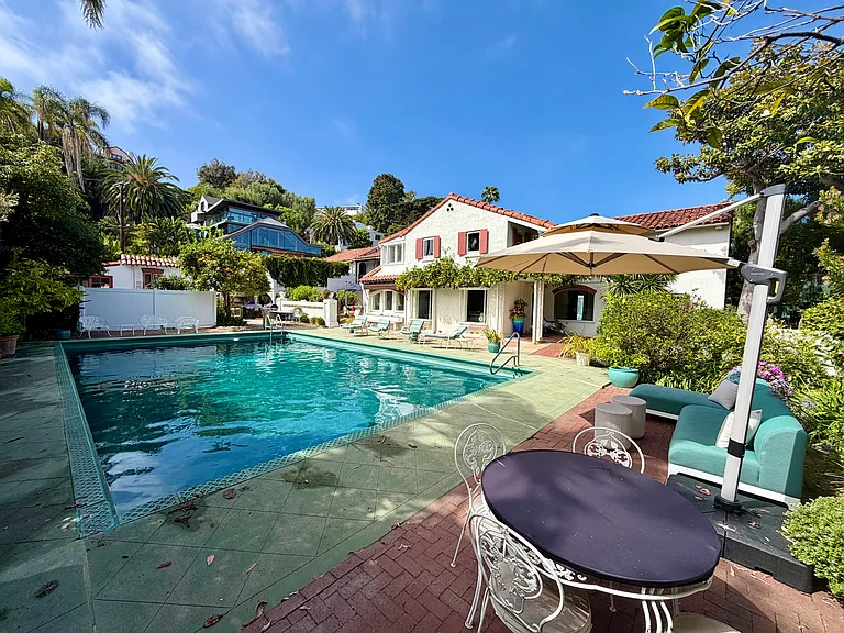 311 Amalfi Dr — Photo 81