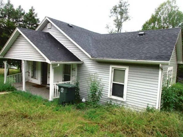 437 E D St, Newton, NC 28658