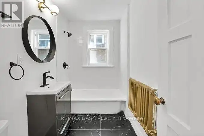 917 Saint Clair Ave W #30 — Photo 33