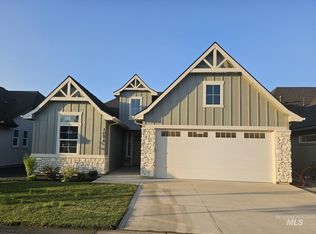 10747 W Bell Fountain Dr, Star, ID 83669