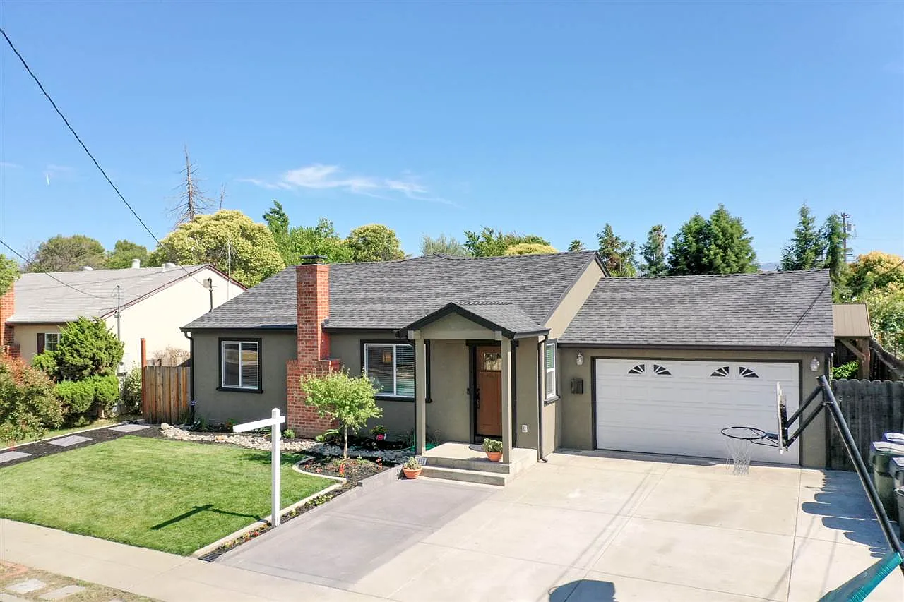 3911 Princeton Way photo 1