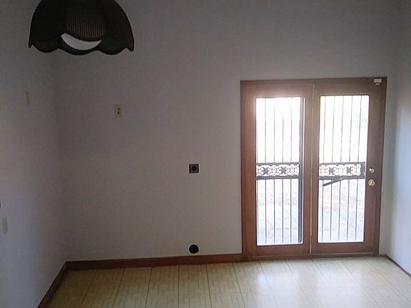 4th image of 3662 E Mallory Ave