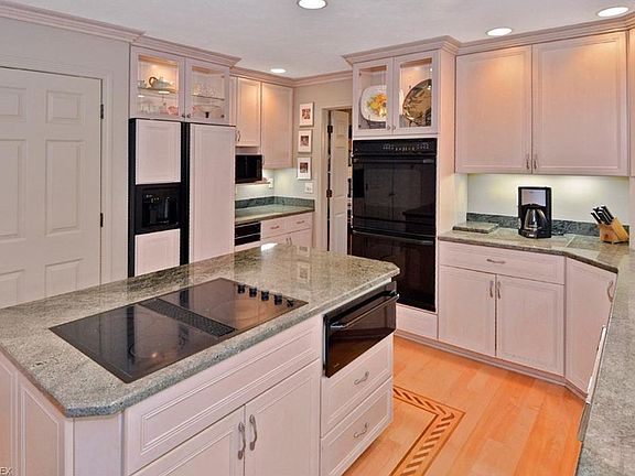 4th image of 27766 Royal Forest Dr