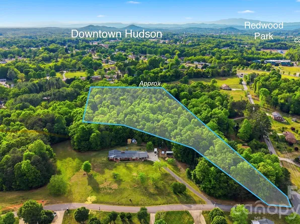 Meadowood St, Hudson, NC 28638