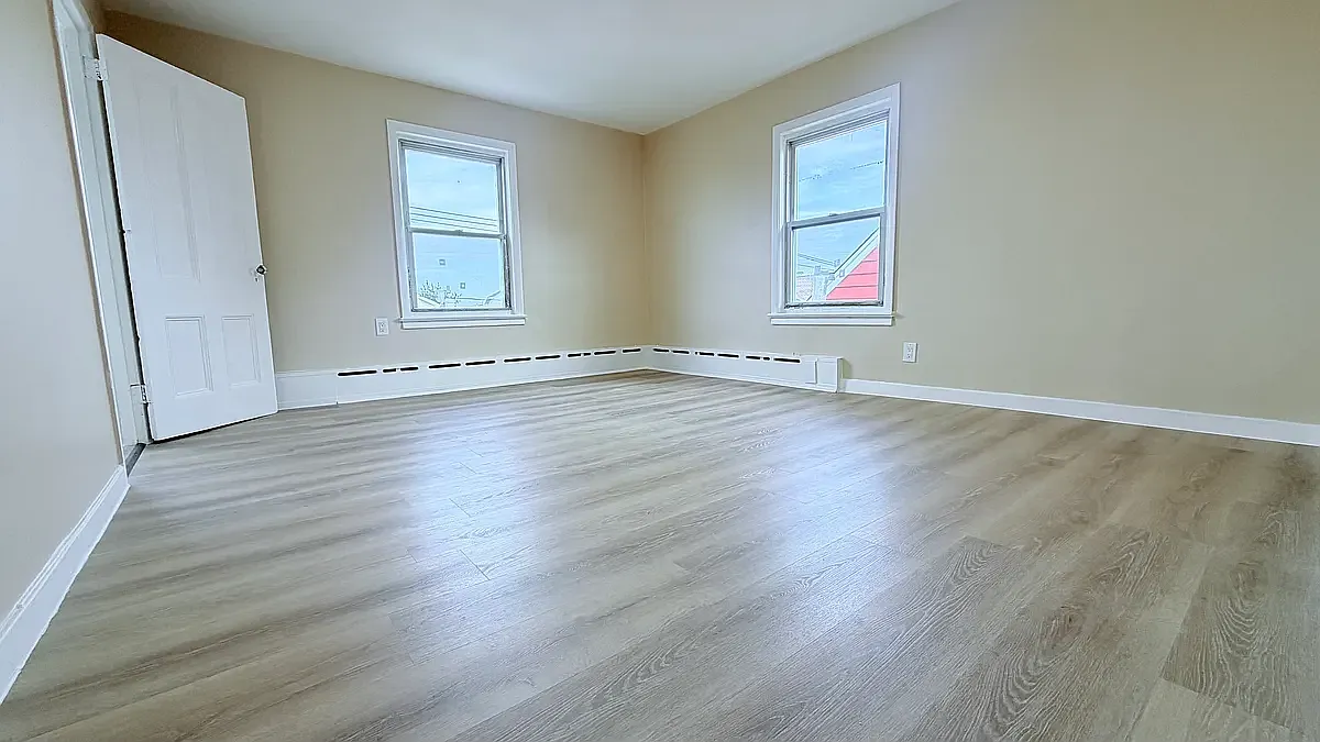3 bed, 1400 sqft, $2,800 — Photo 4