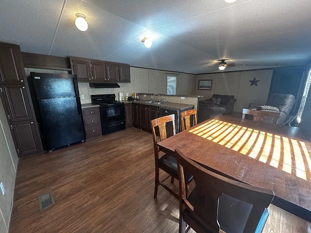 233 Storey Drive - 1 — Photo 3