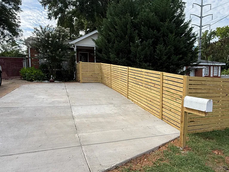 2605 Grimes St — Photo 10