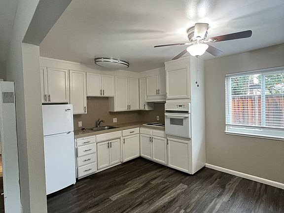 4th image of 51 Glen Eyrie Ave #10