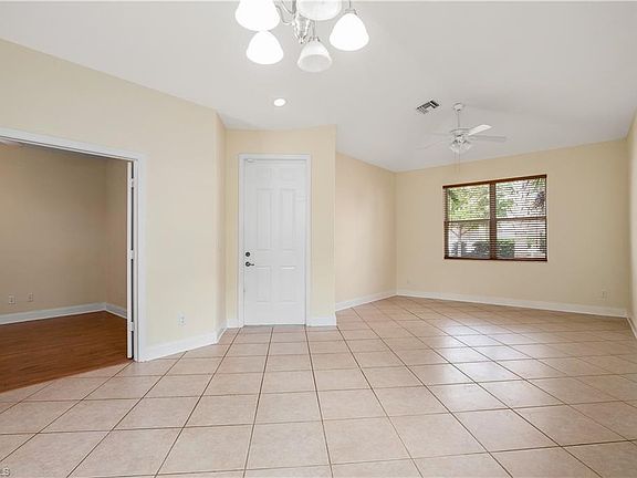 4th image of 9272 Scarlette Oak Ave