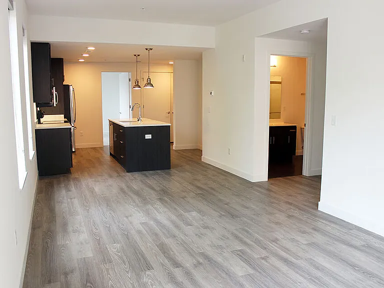 Nine10@Land Place — Photo 11