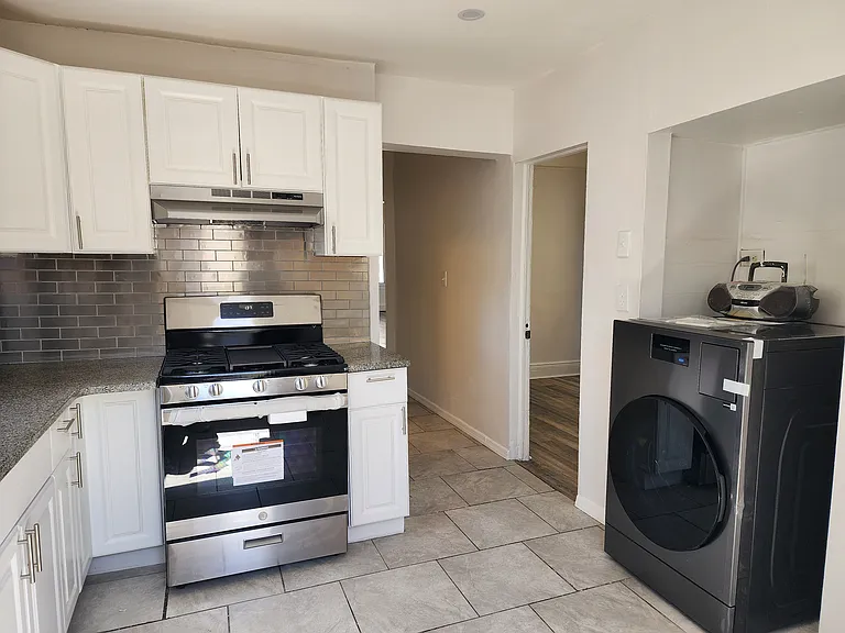 91 Woodlawn Ave #1 — Photo 6