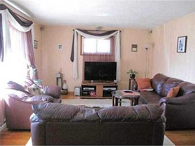 5th image of 2935 Florence Ave