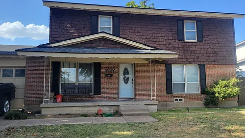 1207 Quill Dr Photo 1