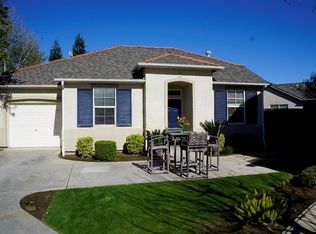 1679 Glen Oban Ln, Clovis, CA