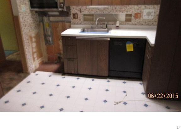5th image of 10075 Hedge Dr