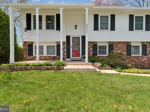 2277 Four Seasons Dr, Gambrills, MD 21054