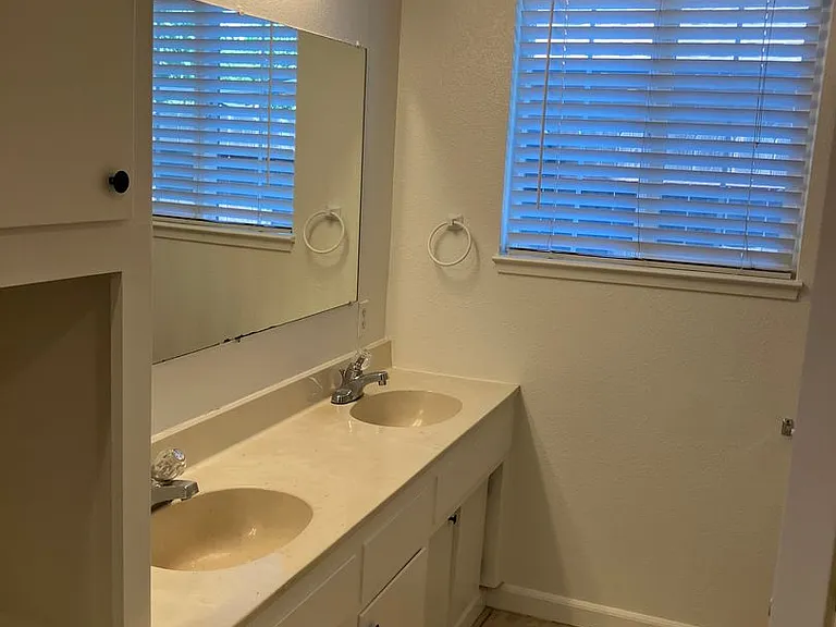 1704 Ellison Dr — Photo 11