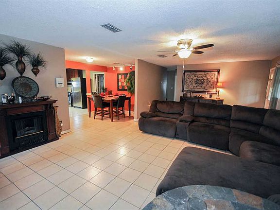 4th image of 3620 Lakewood Dr S