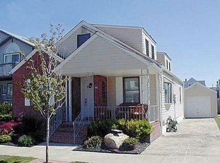 23 S Franklin Ave, Margate, NJ 08402