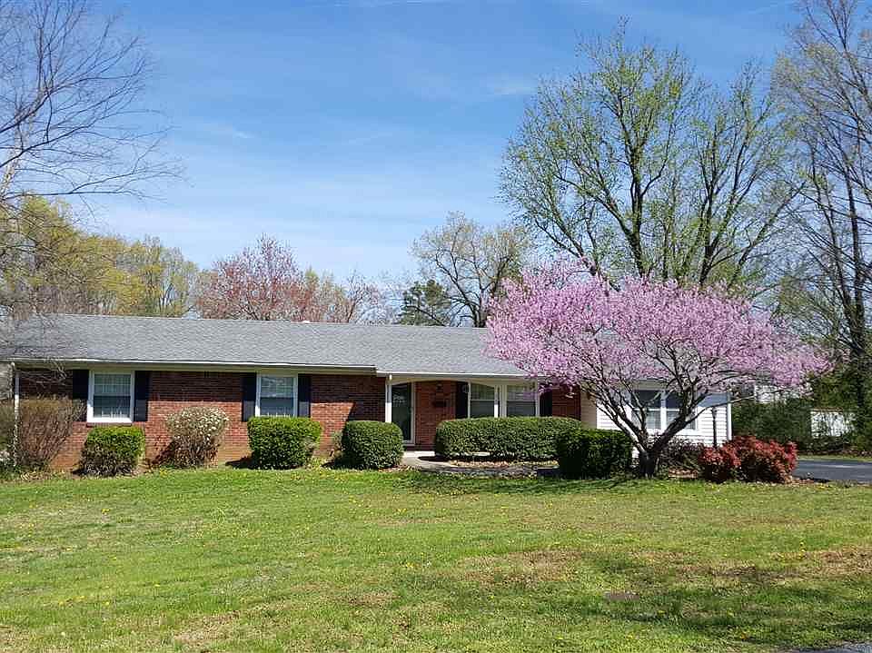 1st image of 502 Greenhill Dr