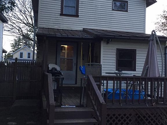 4th image of 922 Franklin St