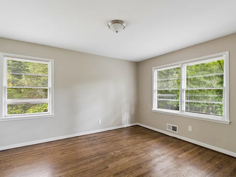 2616 Wood Dr NE — Photo 13