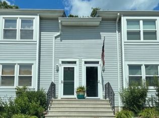 56 Village Dr, Hamburg, NJ 07419