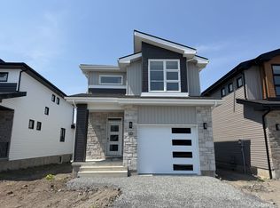 216 Superior Dr, Loyalist, ON K7N0E4