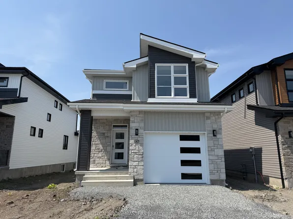 216 Superior Dr, Loyalist, ON K7N 0E4