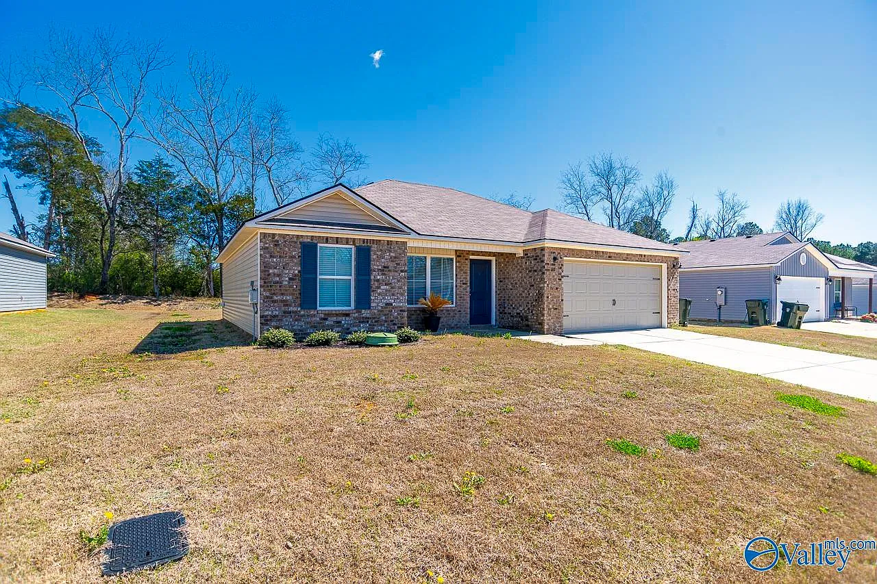 3 bed, 2.0 bath, 1143 sqft, $1,707 — Photo 3
