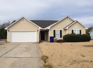 108 Thornback Dr, Raeford, NC 28376
