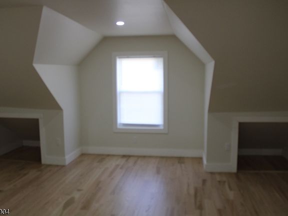 4th image of 10 Bruen Ave