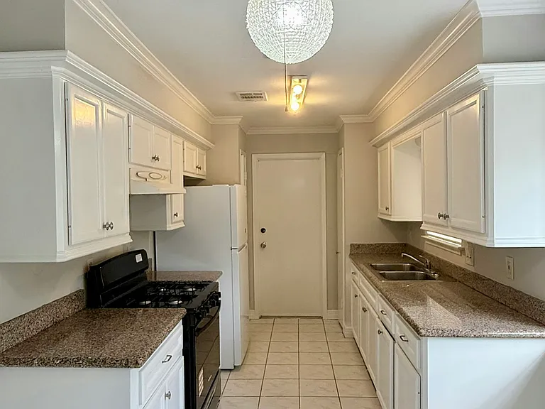 7407 Riptide Dr — Photo 8