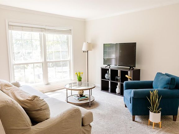 2nd image of 3677 Ashworth Dr Unit C