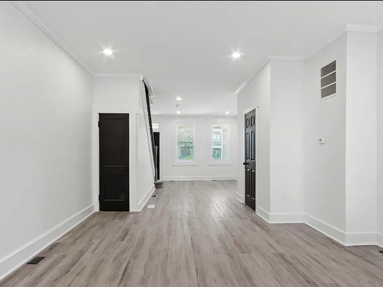 2582 Edmondson Ave — Photo 6