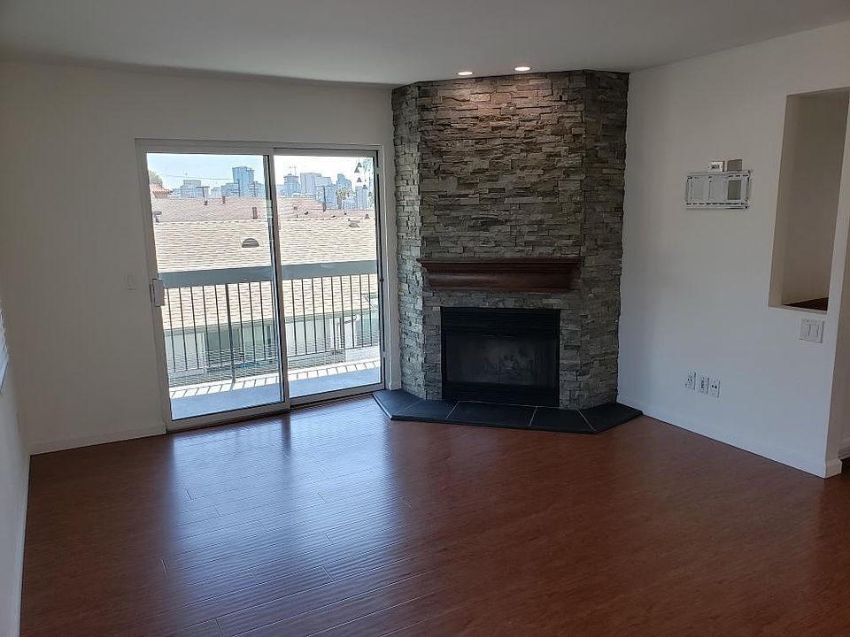 1st image of 2957 Columbia St #1X