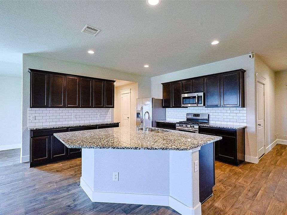 2nd image of 707 Acacia Park Ln
