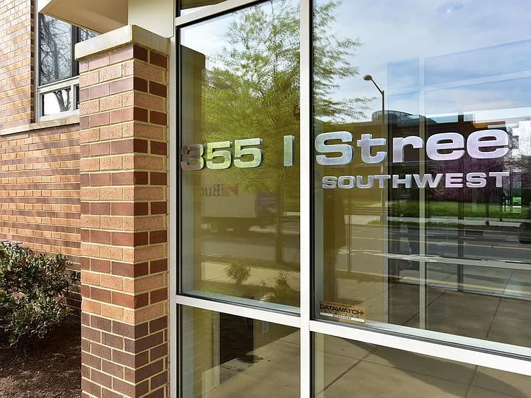 355 I St SW #109 — Photo 48