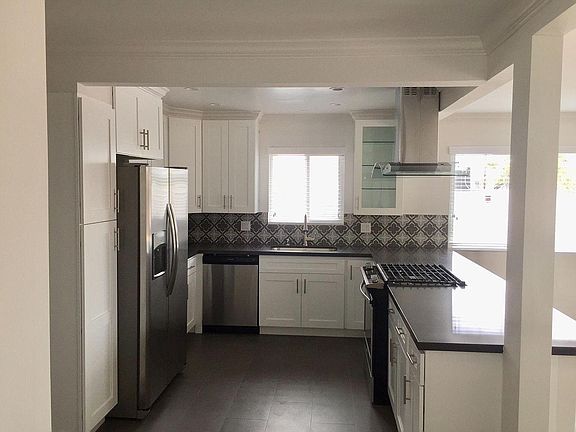 2nd image of 2407 Abbot Kinney Blvd #2
