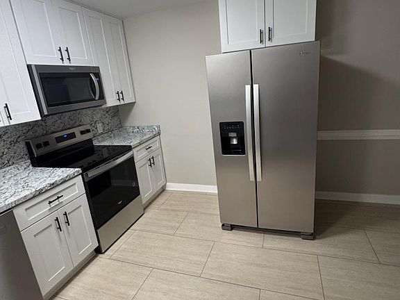 3rd image of 7960 Meadow Dr
