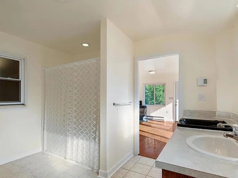 25 N Maple Ave — Photo 11
