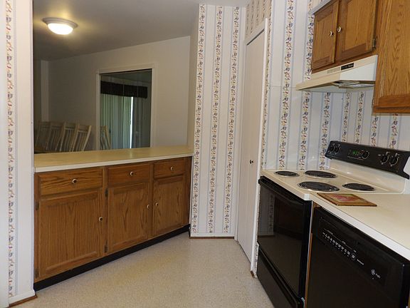 4th image of 29900 Grand Oaks Dr APT 19