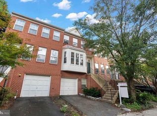 2561 James Monroe Cir, Herndon, VA 20171