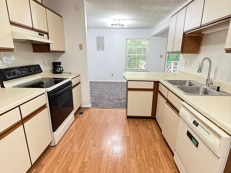 5414 Horan Ct — Photo 6