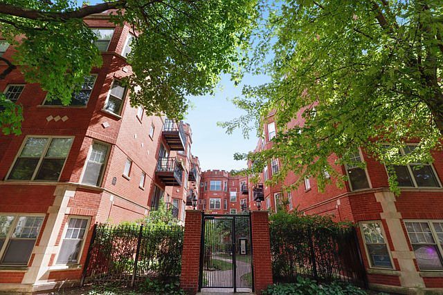 1st image of 1253 W Granville Ave APT 3