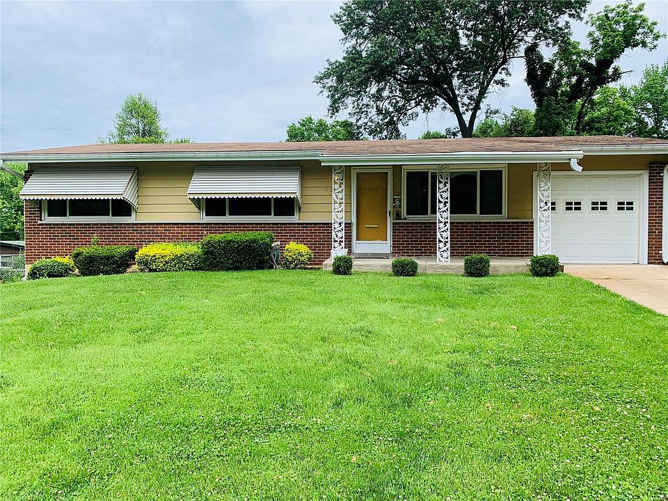 1st image of 620 Jamaica Pl