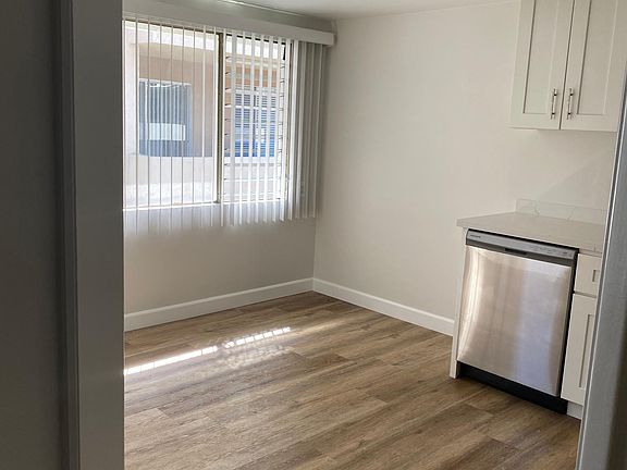 2nd image of 484 S Los Robles Ave